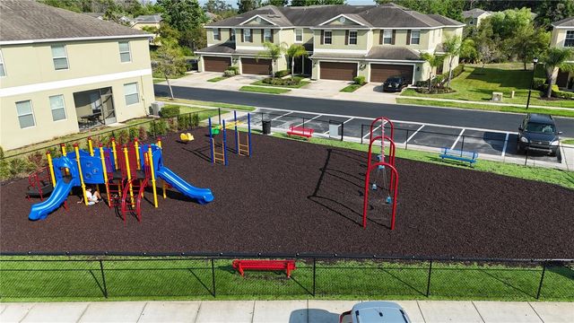 8526 SANDPIPER RIDGE AVENUE, Tampa, FL 33647