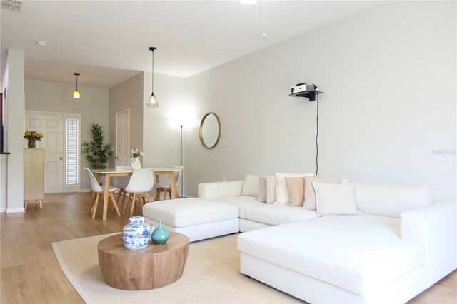 8526 SANDPIPER RIDGE AVENUE, Tampa, FL 33647