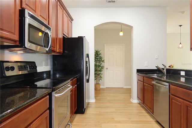 8526 SANDPIPER RIDGE AVENUE, Tampa, FL 33647