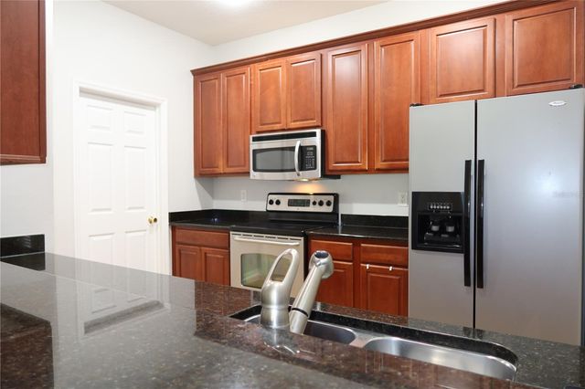 8526 SANDPIPER RIDGE AVENUE, Tampa, FL 33647