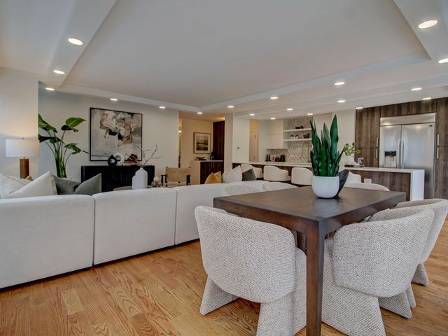 2970 N Lake Shore Drive 4D-4E, Chicago, IL 60657