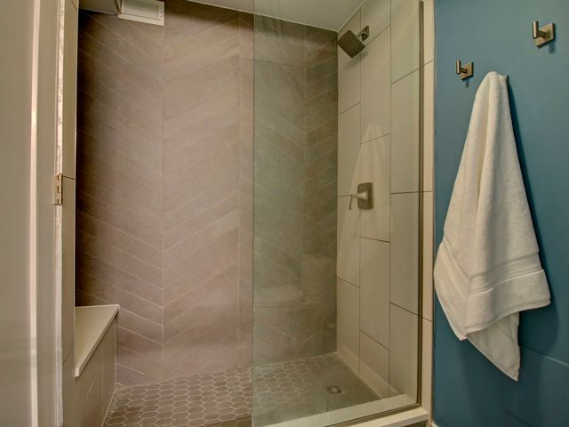 2970 N Lake Shore Drive 4D-4E, Chicago, IL 60657