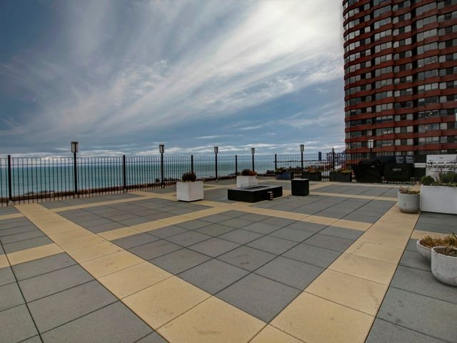 2970 N Lake Shore Drive 4D-4E, Chicago, IL 60657