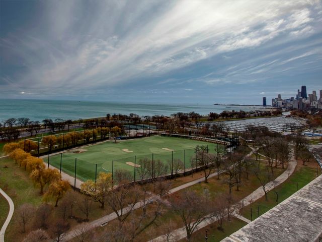 2970 N Lake Shore Drive 4D-4E, Chicago, IL 60657