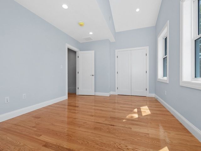 28 Ash Street 1, Waltham, MA 02453