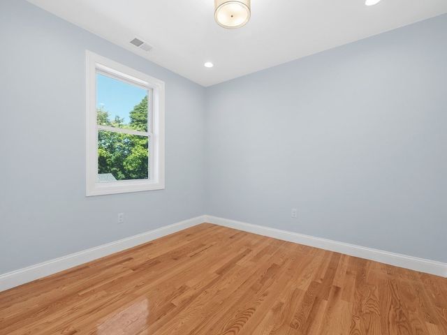 28 Ash Street 1, Waltham, MA 02453