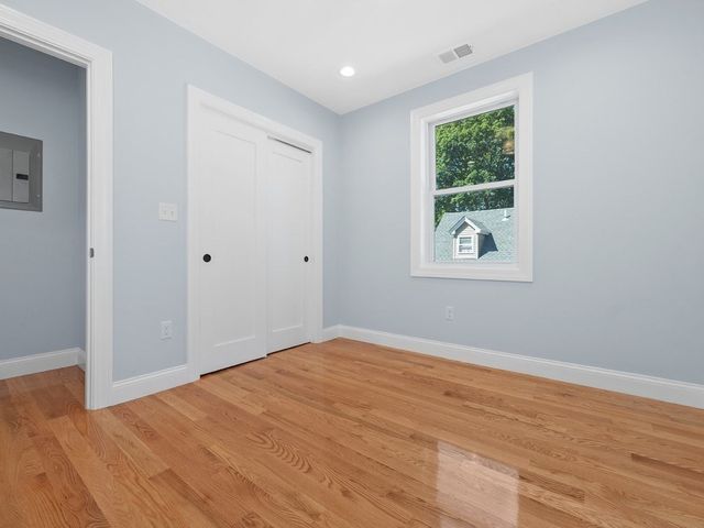 28 Ash Street 1, Waltham, MA 02453