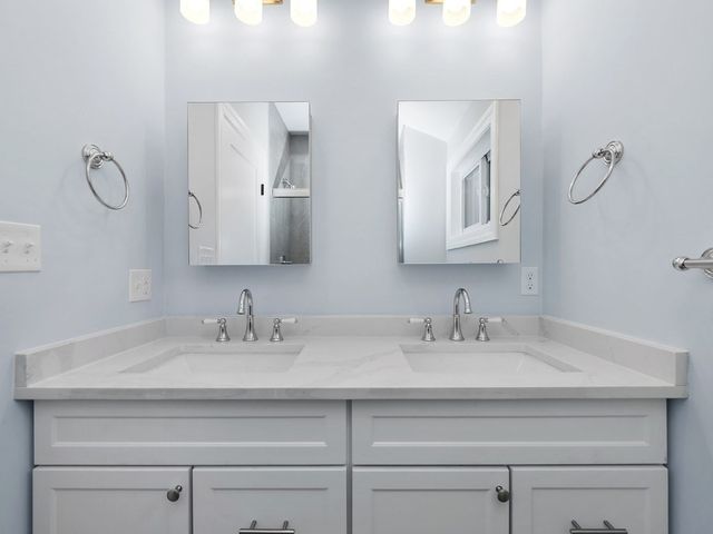 28 Ash Street 1, Waltham, MA 02453