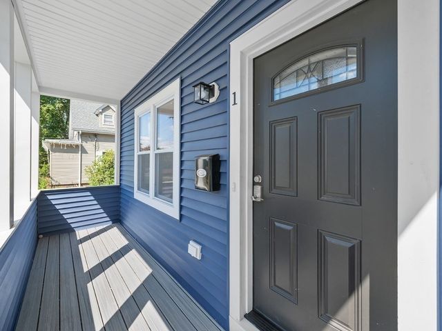 28 Ash Street 1, Waltham, MA 02453