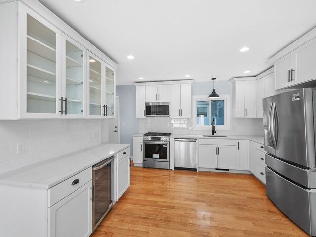 28 Ash Street 1, Waltham, MA 02453