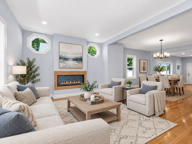 28 Ash Street 1, Waltham, MA 02453
