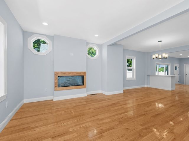 28 Ash Street 1, Waltham, MA 02453