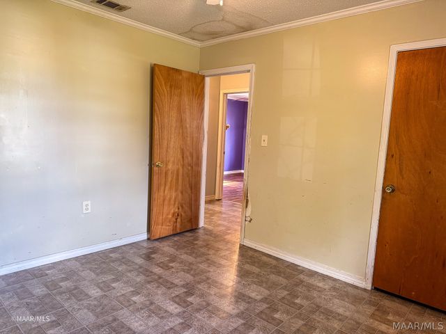 98 Poplar Street, Grove Hill, AL 36451