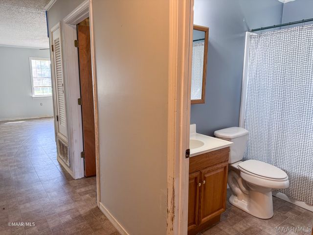 98 Poplar Street, Grove Hill, AL 36451