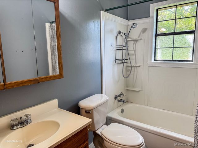 98 Poplar Street, Grove Hill, AL 36451