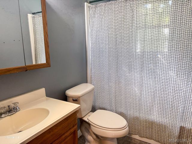 98 Poplar Street, Grove Hill, AL 36451