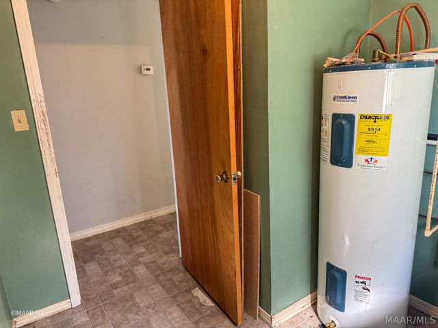 98 Poplar Street, Grove Hill, AL 36451