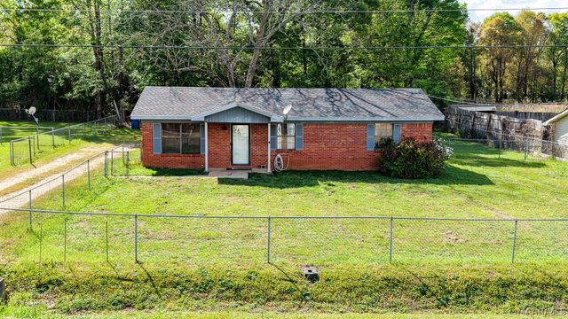 98 Poplar Street, Grove Hill, AL 36451