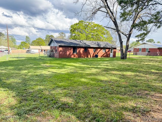 98 Poplar Street, Grove Hill, AL 36451