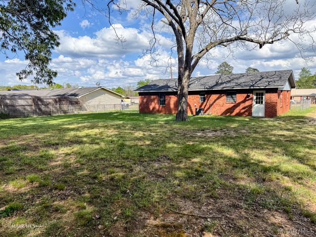 98 Poplar Street, Grove Hill, AL 36451