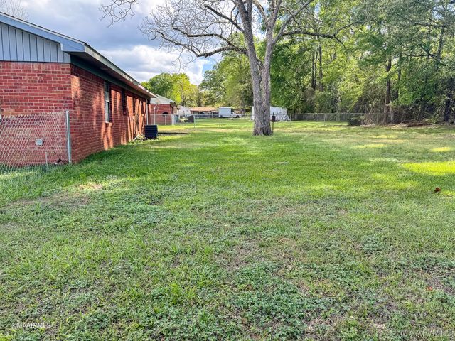 98 Poplar Street, Grove Hill, AL 36451