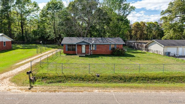 98 Poplar Street, Grove Hill, AL 36451
