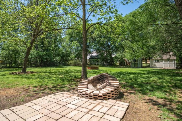 423 Cockrell Street, Eustace, TX 75124