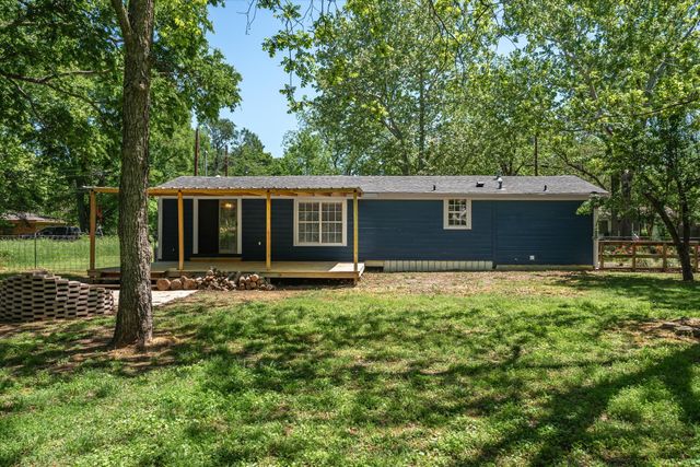 423 Cockrell Street, Eustace, TX 75124