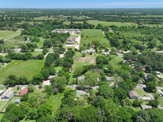 423 Cockrell Street, Eustace, TX 75124