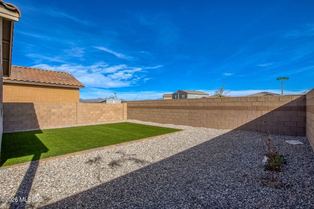 12612 N Krista Avenue, Marana, AZ 85653