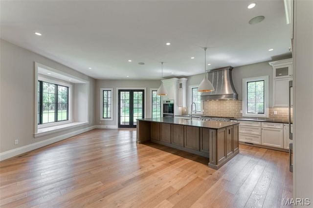1 TBB Westchester IV @ Ballas Ridge, Des Peres, MO 63131