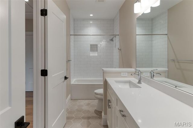 1 TBB Westchester IV @ Ballas Ridge, Des Peres, MO 63131