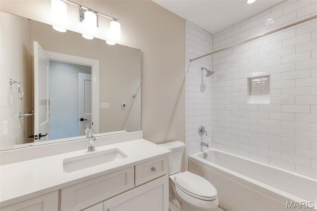 1 TBB Westchester IV @ Ballas Ridge, Des Peres, MO 63131