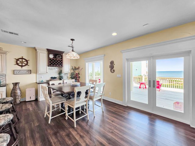 1967 Avenue J, Crystal Beach, TX 77650