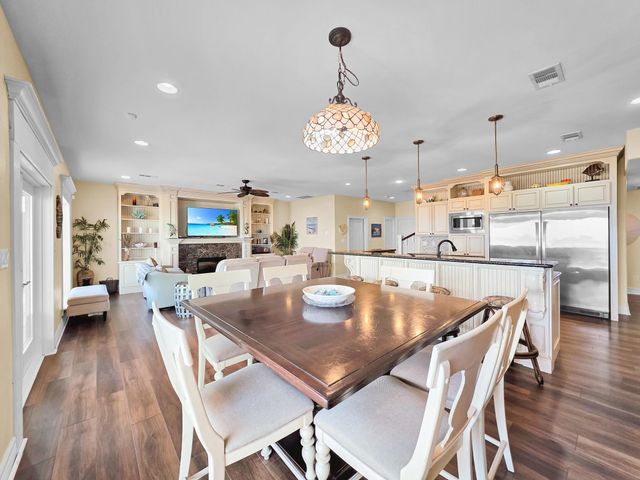 1967 Avenue J, Crystal Beach, TX 77650