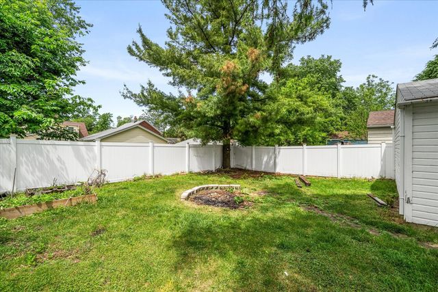 849 N 11th Street, Dekalb, IL 60115
