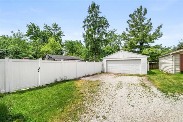 849 N 11th Street, Dekalb, IL 60115