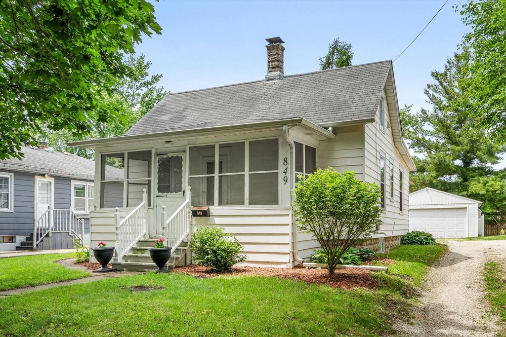 849 N 11th Street, Dekalb, IL 60115