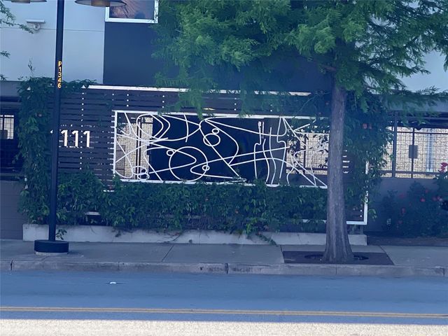 1111 S Akard Street 211, Dallas, TX 75215