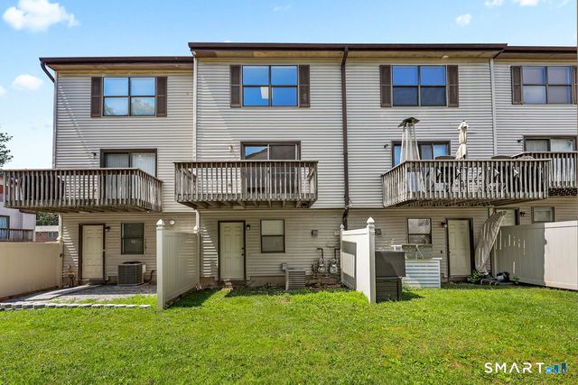 15 Crest Street D26, West Haven, CT 06516