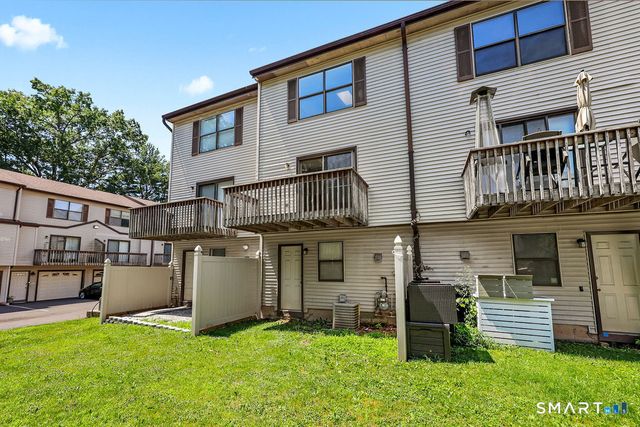 15 Crest Street D26, West Haven, CT 06516