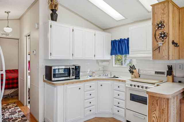 2169 TENDERFOOT Trail, Overgaard, AZ 85933