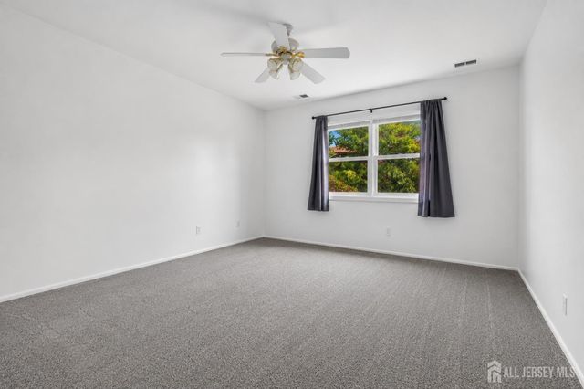 809 N Oaks Boulevard, North Brunswick, NJ 08902