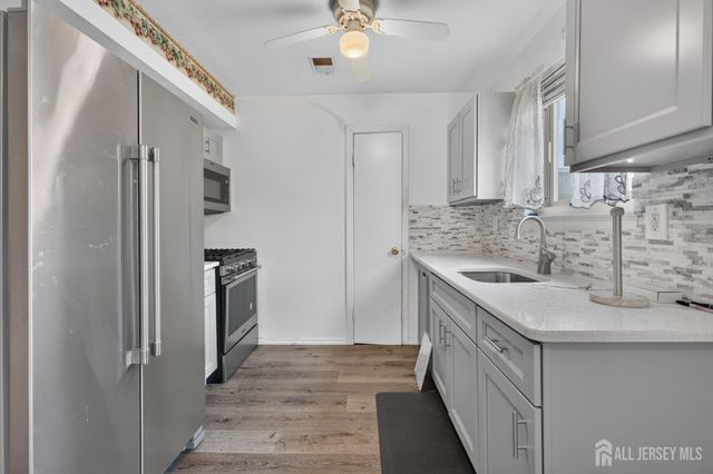 809 N Oaks Boulevard, North Brunswick, NJ 08902