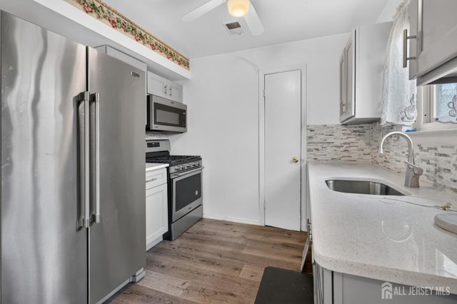 809 N Oaks Boulevard, North Brunswick, NJ 08902