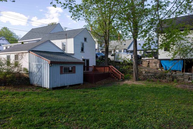 8 Old Manchester Road, Raymond, NH 03077