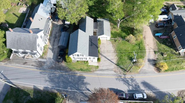 8 Old Manchester Road, Raymond, NH 03077