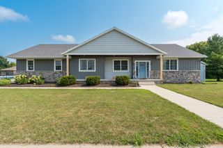 2232 Coventry Lane, North Mankato, MN 56003