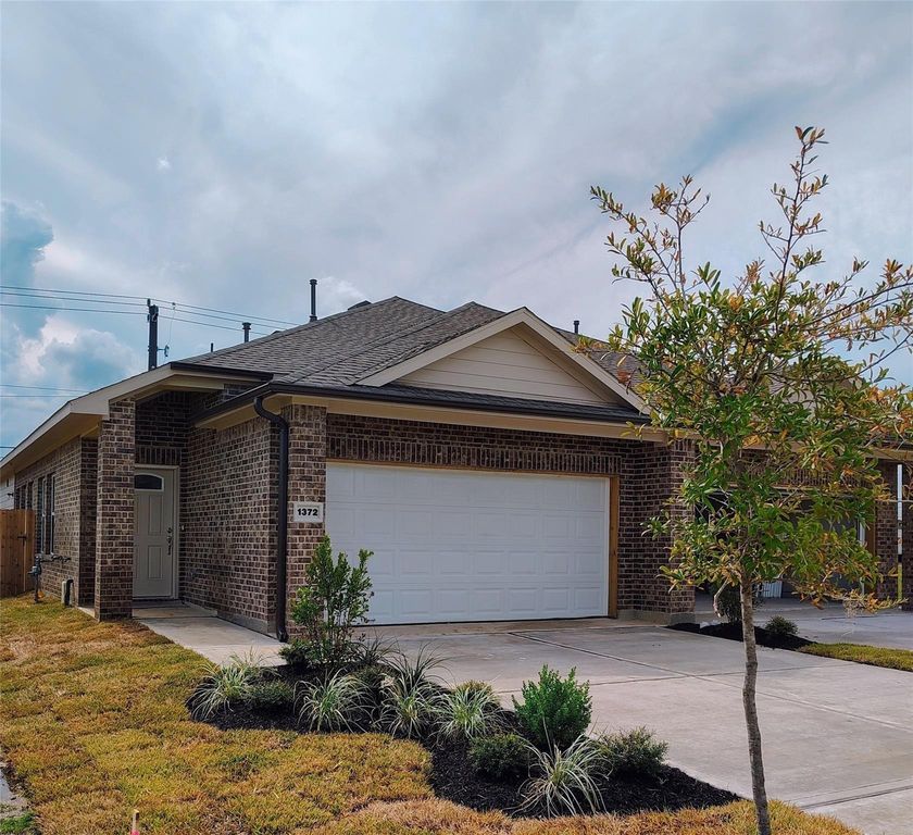 1372 Mixander Way, La Porte, TX 77571