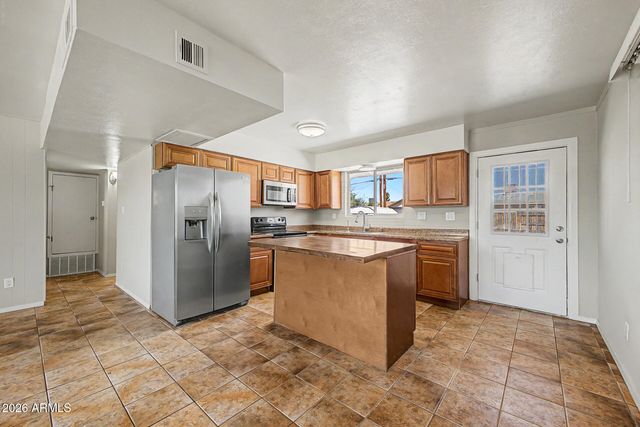 8702 E EDGEWOOD Avenue, Mesa, AZ 85208